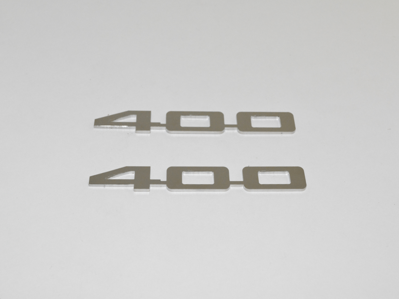 400 Fender Emblems from Morris Classic
